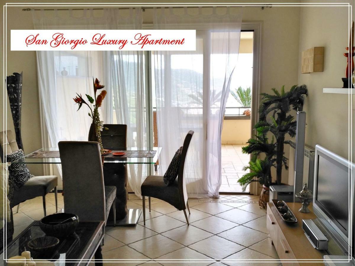 San Giorgio Luxury Apartment Taormina-Panoramic Pool & Parking Space Exteriör bild