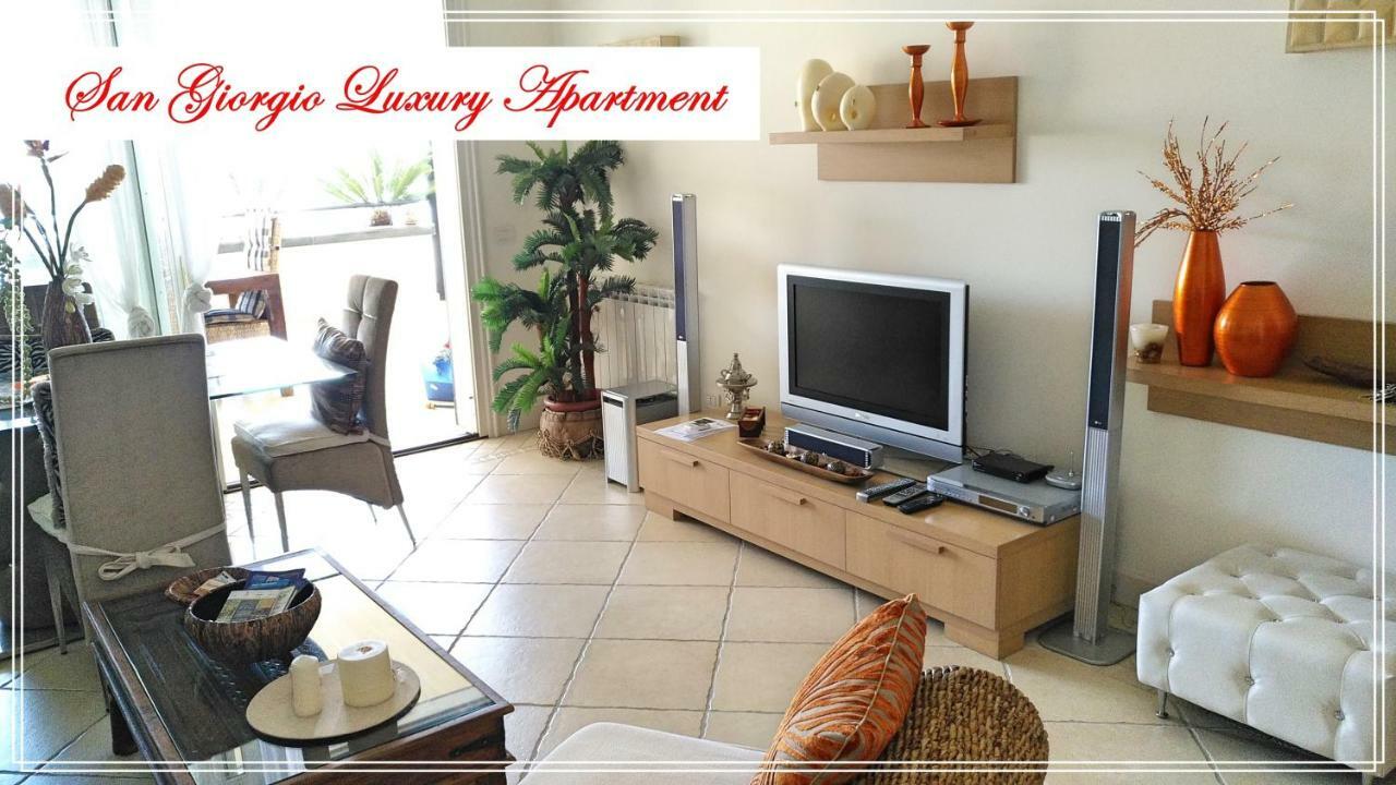 San Giorgio Luxury Apartment Taormina-Panoramic Pool & Parking Space Exteriör bild